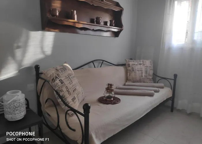 Greca Mare-traditional Greek Boutique Apt.