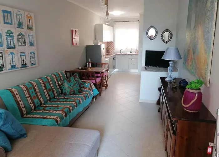 Greca Mare-traditional Greek Boutique Apt.